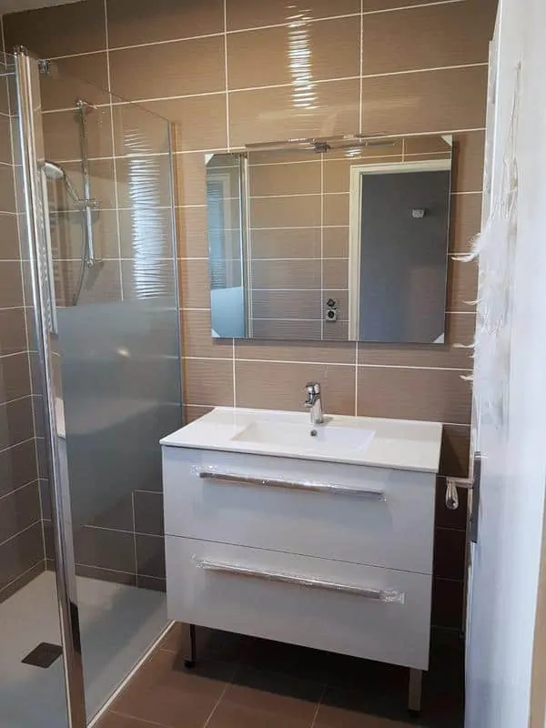 Poline entreprise : Carrelage salle de bain à Salbris (41300) : Rénovation complète d’une salle de bain avec dépose totale de l’existant à Salbris 41300